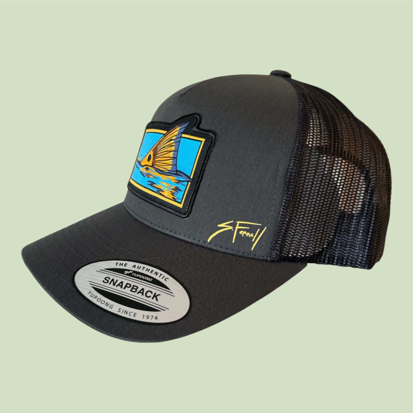 Redfish Tailer trucker