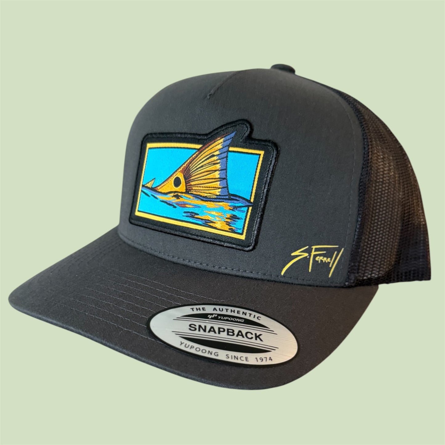 Redfish Tailer trucker